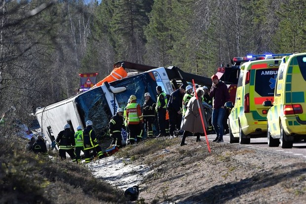В Швеции школьный автобус попал в кровавое ДТП: погибли три человека