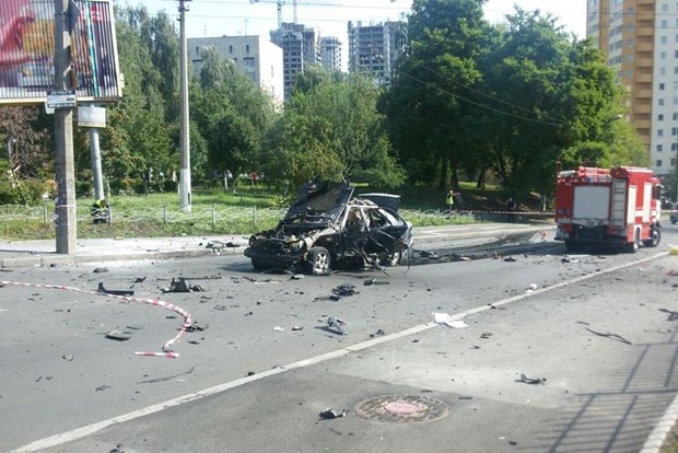 ЗМІ: Одна людина загинула, двоє поранені в результаті вибуху автомобіля в Києві
