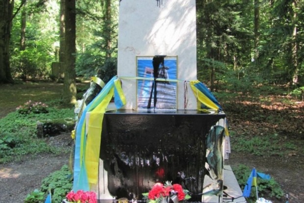У Мюнхені осквернили могилу Степана Бандери
