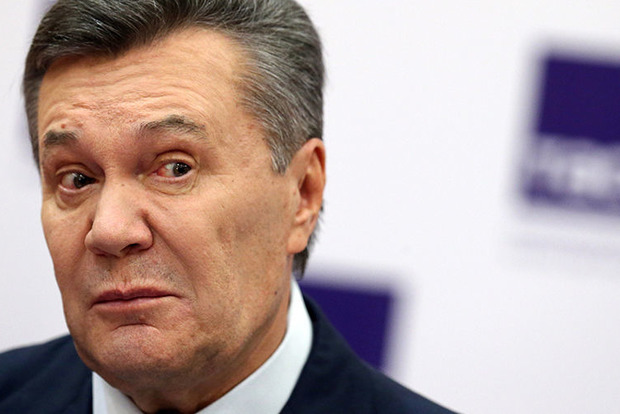 Суд почав вивчати докази у справі про держзраду Януковича