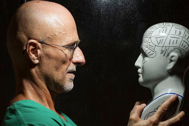 Сучасний Франкенштейн: вчені вперше успішно пересадили людську голову