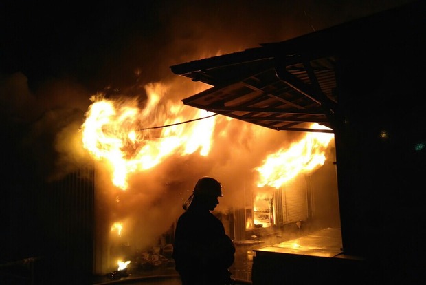 В Киеве ночью горел Демеевский рынок