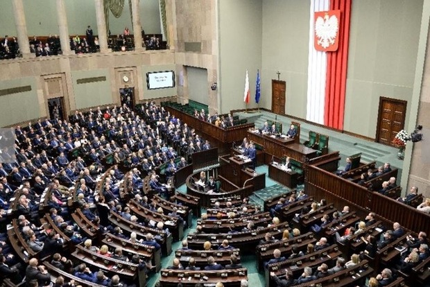 Парламентский кризис в Польше: оппозиция разблокировала трибуну Сейма