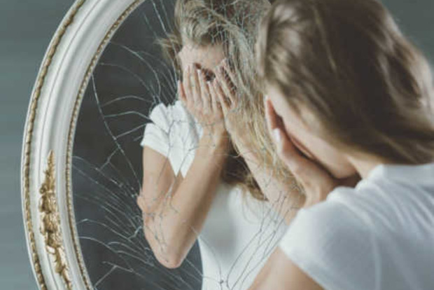 Приметы про разбитое зеркало