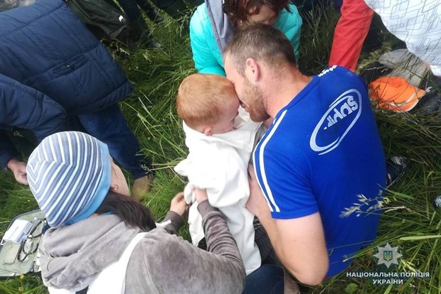 На Прикарпатье дед потерял 4-летнего внука в лесу