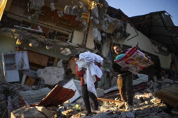 Жертвами землетрясений в Турции и Сирии стали около 44000 человек