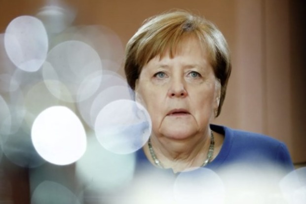 Меркель розповіла, коли в Німеччині та ЄС розпочнеться вакцинація від COVID-19