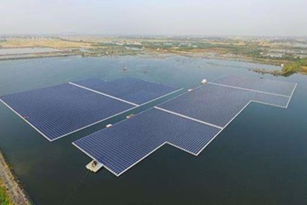 Найбільша в світі фотоелектростанція запрацювала в Китаї