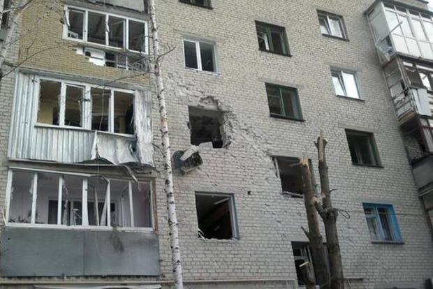 В Авдеевке снаряд боевиков попал в квартиру с пятью детьми