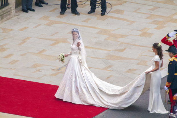 Бренд H&M випустив бюджетний аналог весільної сукні Кейт Міддлтон