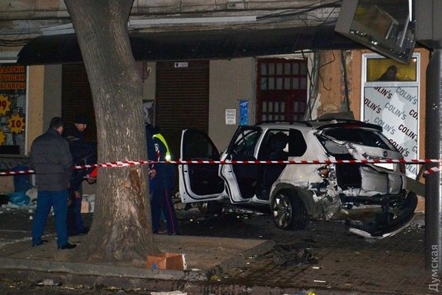 В Одессе пьяные мажоры на BMW убили в ДТП двух человек и с ножом напали на свидетеля 