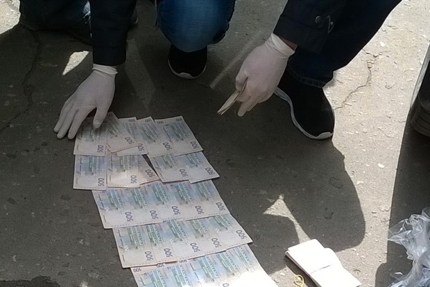 В Донецкой области на взятке попался сотрудник полиции