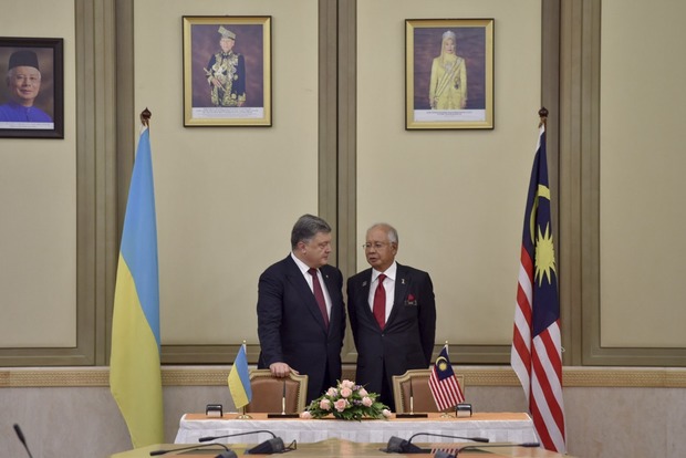 Прем'єр Малайзії сподівається, що розслідування катастрофи МН17 завершиться до кінця року