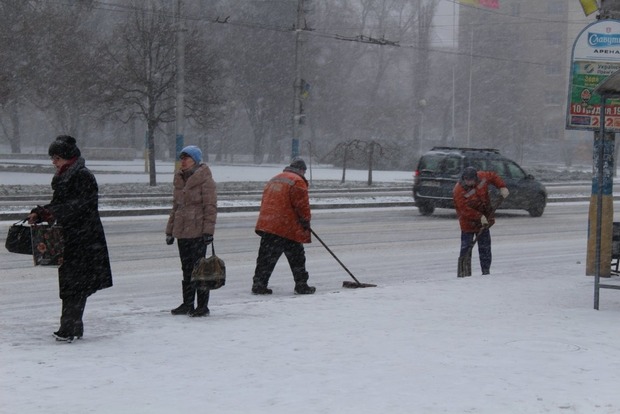 Снегопад в Одессе: аэропорт работает с перебоями
