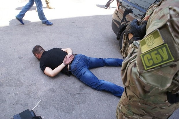 СБУ затримала в Запоріжжі банду поліцейських-грабіжників