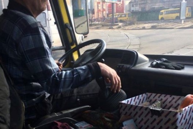 У Києві водій маршрутки, обматюкав учасника АТО і відмовився везти його безкоштовно