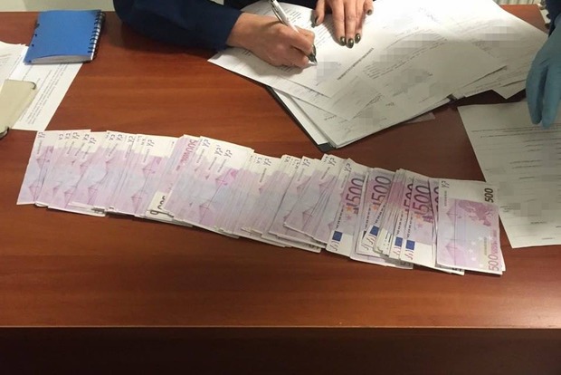 В Харькове у жителей Донбасса нашли в нижнем белье 117 тысяч евро
