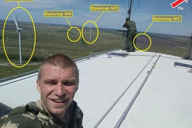Тупой боевик сфотографировался на фоне секретных позиций армии РФ в Приазовье