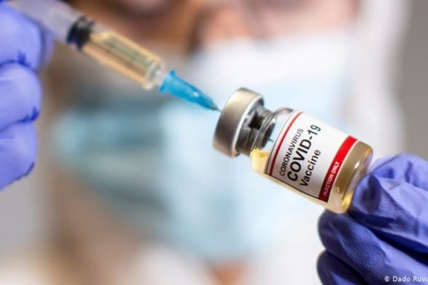 В Украине вакцинация от коронавируса станет обязательной для некоторых бюджетных профессий