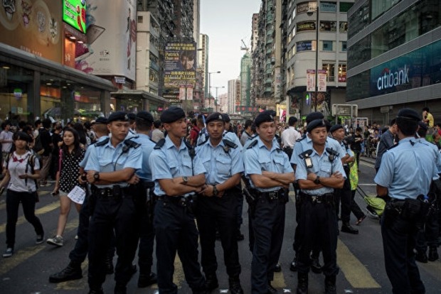 У Гонконзі понад 35 тисяч поліцейських вийшли на масовий мітинг