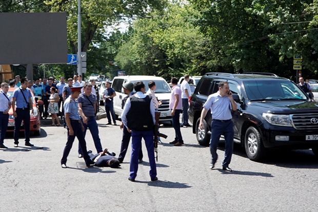 Зростає кількість жертв теракту в Алмати