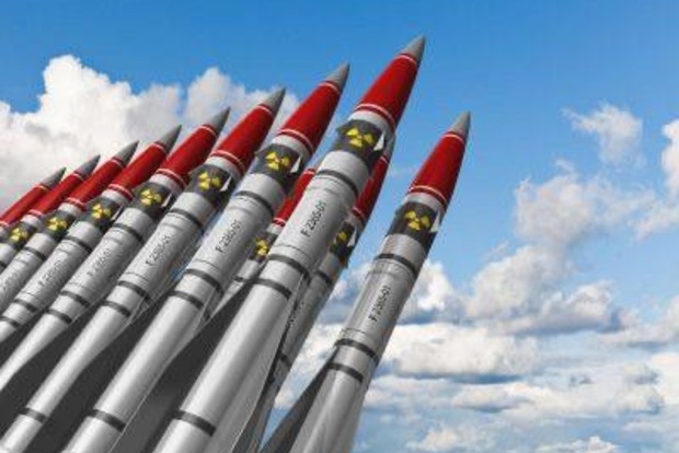 Столтенберг: у НАТО обговорюють приведення ядерної зброї у стан готовності через загрозу з боку росії та Китаю