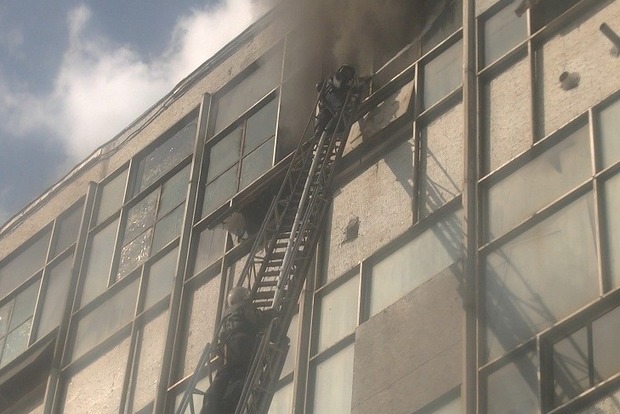 У Харкові спалахнула текстильна фабрика