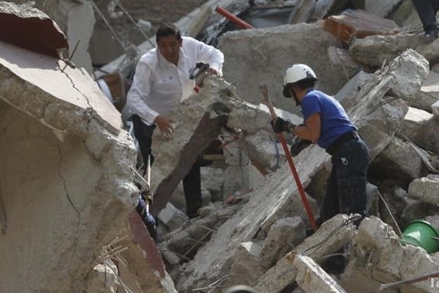 Жуткое землетрясение в Мексике убило более 300 человек