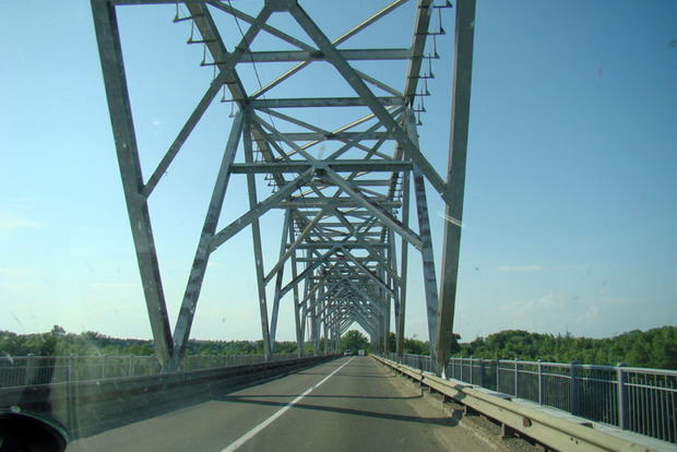 Відразу три мости замінували в Чернігові