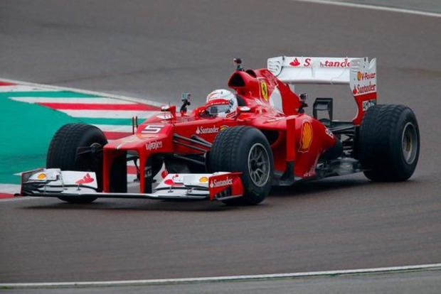 Пилот Ferrari Феттель выиграл первую гонку сезона Формулы-1