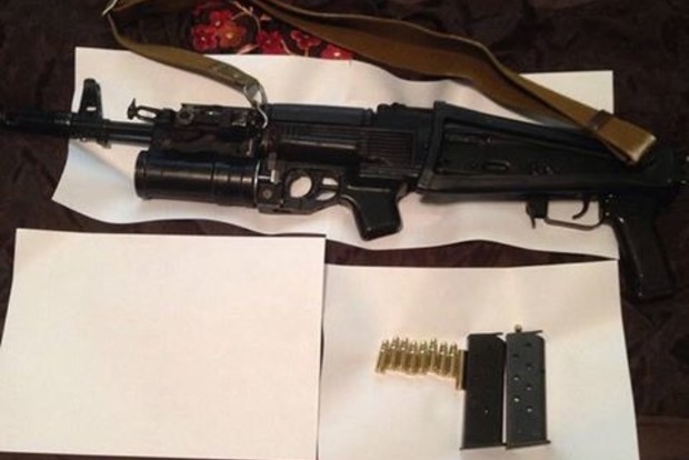 Двое жителей Киевской области торговали оружием из зоны АТО