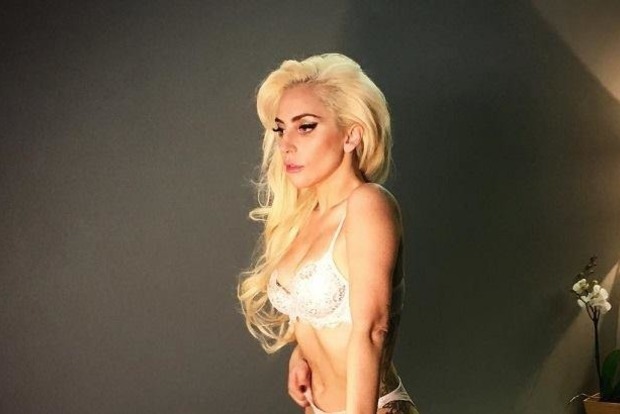 Кепські справи! Леді Гага перервала світове турне через сильний біль