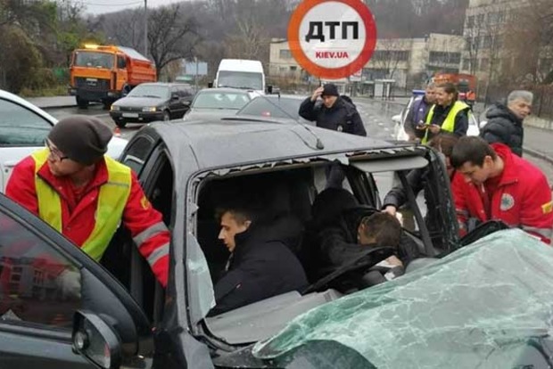 В Киеве пьяный водитель совершил тяжелое ДТП с пострадавшими