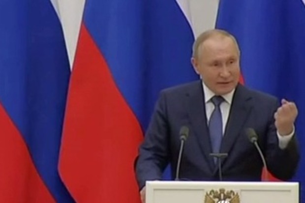 Путин после встречи с Макроном показал настоящее лицо России: угрожая ядерным оружием снова рассказал про госпереворот и не исключил вторжения России в Украину