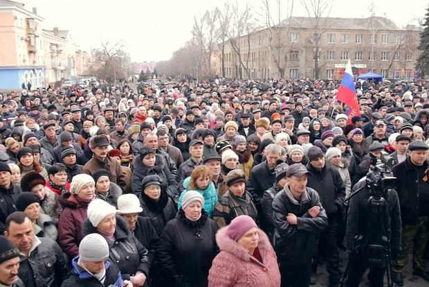 Жители Красного Луча пригрозили боевикам, что сдадут силам АТО координаты их позиций