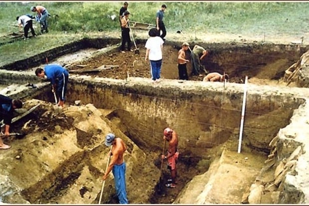 Археологи обнаружили древний храм возле Стоунхенджа
