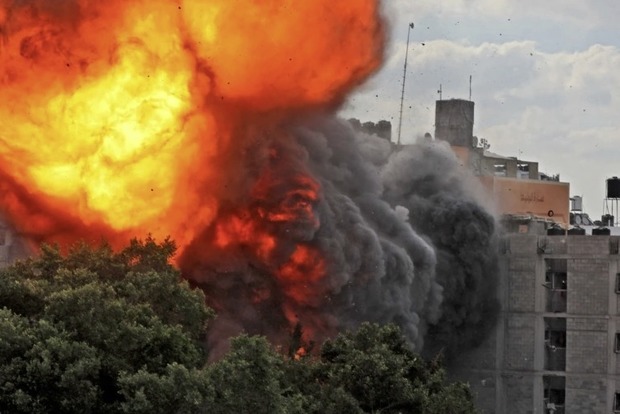 Наземні сили Ізраїлю почали обстріл Сектора Газа, ХАМАС продовжує відповідати ракетами
