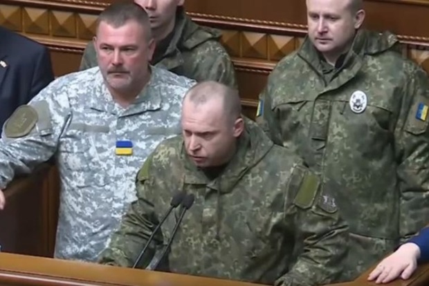 Разгорается скандал между нардепом Луценко и полковником полиции Голубаном