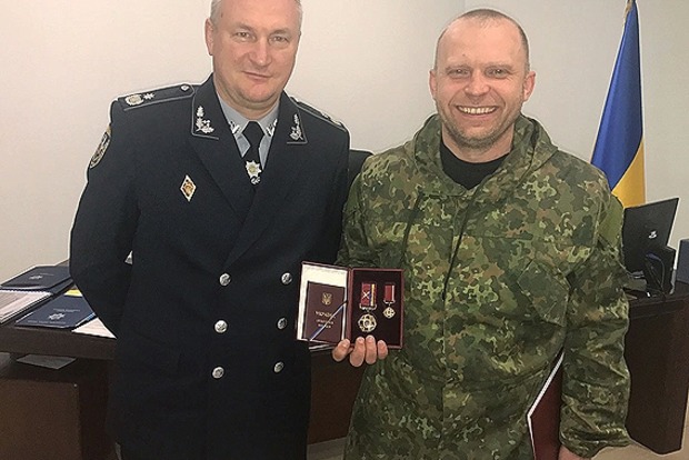 Порошенко наградил полковника полиции, участвовавшего в стычке с нардепом Парасюком