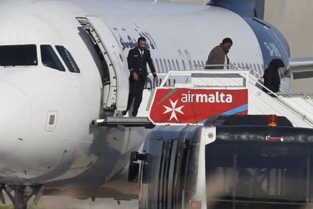 Ливийский самолет захватили из-за слабой службы безопасности в аэропорту