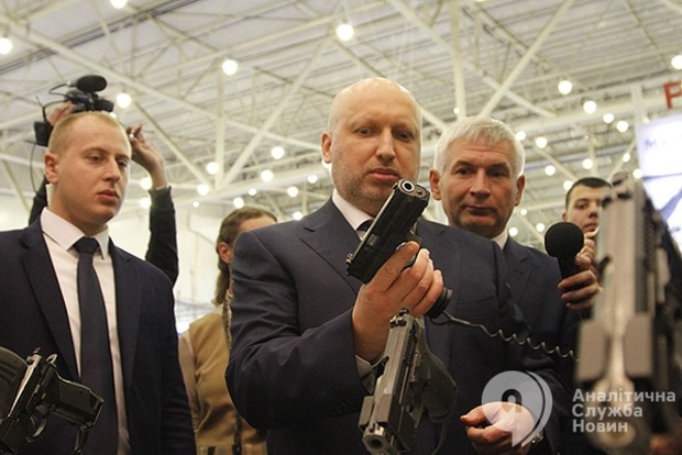 Украина должна восстановить позиции на мировых рынках оружия - Турчинов