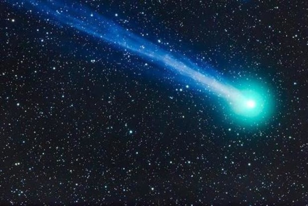 Будет размером с четыре Луны. К земле приближается комета с ядовитым ядром
