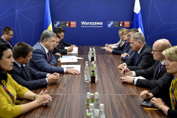 Порошенко обсудил с президентом Финляндии безопасность в районе Балтийского и Черного морей