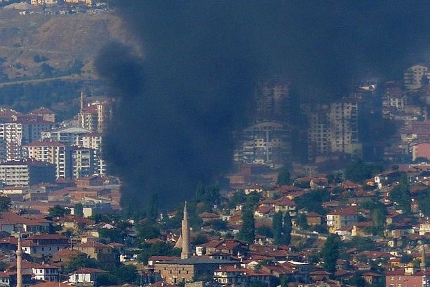 В столице Турции горит правительственное здание