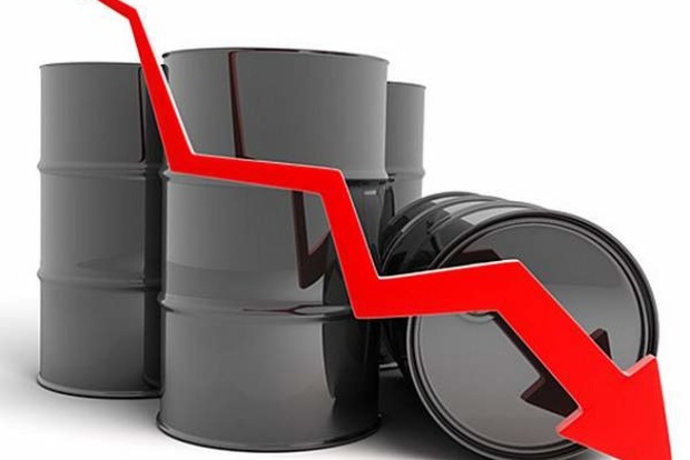 Падение цены на нефть установило рекорд за 10 лет