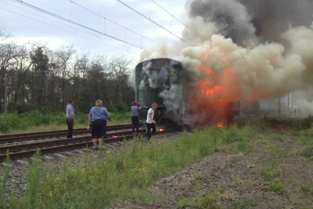 В Винницкой области на ходу загорелся поезд