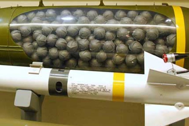 Американские сенаторы просят Байдена предоставить Киеву кассетные боеприпасы