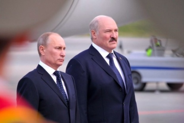 Лукашенко готов стать с Путиным спиной к спине и отстреливаться‍