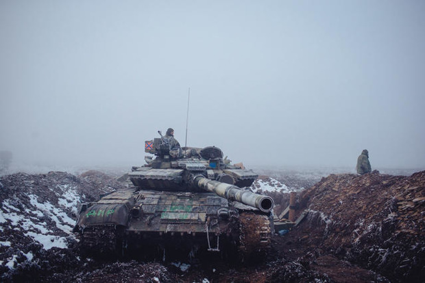 На Донбассе боевики привели танки в боевую готовность