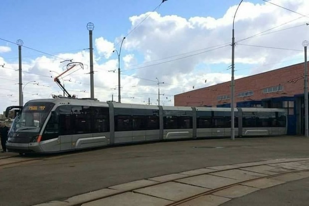 У Києві запустили новий трамвай із Wi-Fi і зарядками для гаджетів